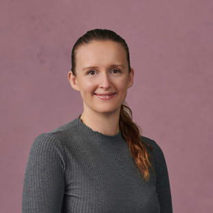 Porträt von Petra Scharinger